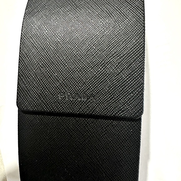 Prada sunglasses - Picture 4 of 7